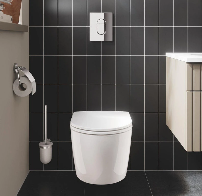 Конзолна тоалетна Bau Ceramic с казанче GROHE Rapid SL и бутон Arena Cosmopolitan хром