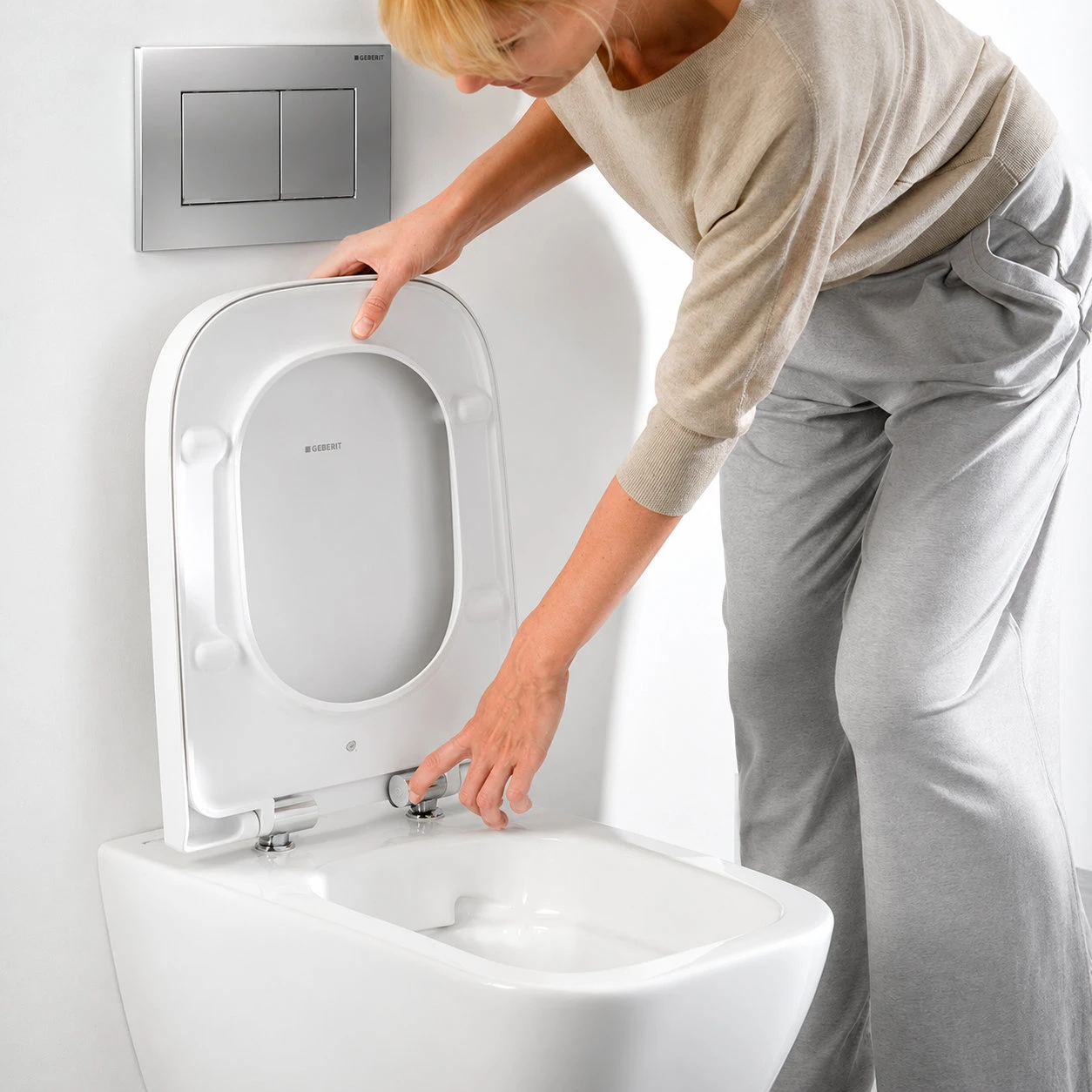 Окачена тоалетна Geberit Selnova Square Premium Rimfree с капак SoftClosing
